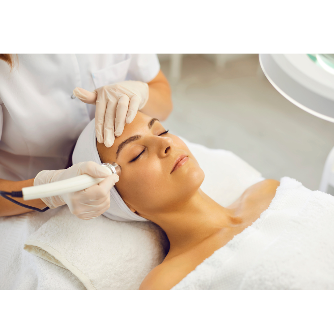 <img src="tu-imagen.jpg" alt="Tratamientos faciales en Madrid en Clinique Beauté, centro especializado en cuidado de la piel, luminosidad y rejuvenecimiento facial.">